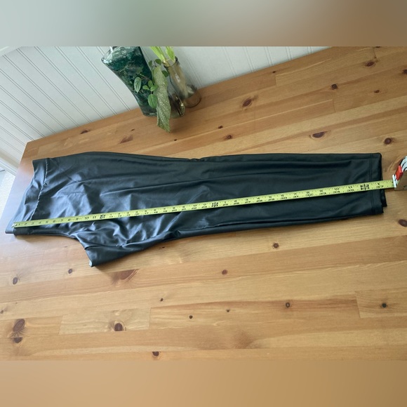 Torrid Black Full Length Signature Waist Faux Leather Legging Size 3X - Picture 9 of 12